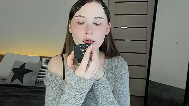 Stella Sunny online show from 05.30.26