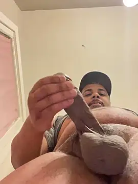 Snapshot of Tahj7 chatting on 12.21.25 Tahj7 online show from 12.21.25