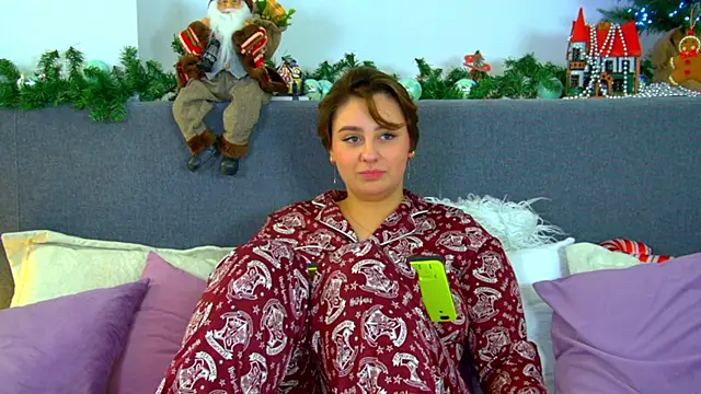 Snapshot of MaryMurray chatting on 12.24.24 MaryMurray online show from 12.24.24