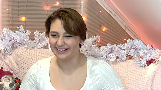Snapshot of MaryMurray chatting on 12.30.24 MaryMurray online show from 12.30.24