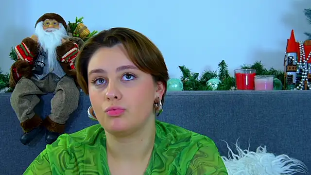 Snapshot of MaryMurray chatting on 01.19.25 MaryMurray online show from 01.19.25