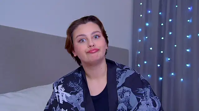 Snapshot of MaryMurray chatting on 01.31.25 MaryMurray online show from 01.31.25