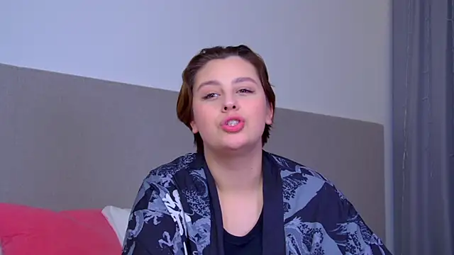Snapshot of MaryMurray chatting on 02.01.25 MaryMurray online show from 02.01.25