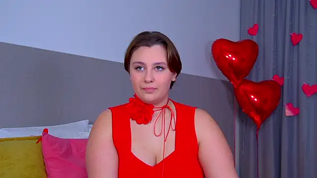Snapshot of MaryMurray chatting on 02.12.25 MaryMurray online show from 02.12.25