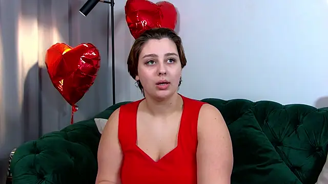 Snapshot of MaryMurray chatting on 02.22.25 MaryMurray online show from 02.22.25
