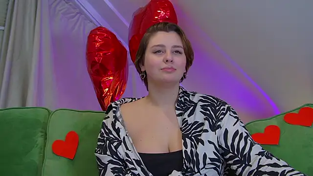Snapshot of MaryMurray chatting on 02.25.25 MaryMurray online show from 02.25.25
