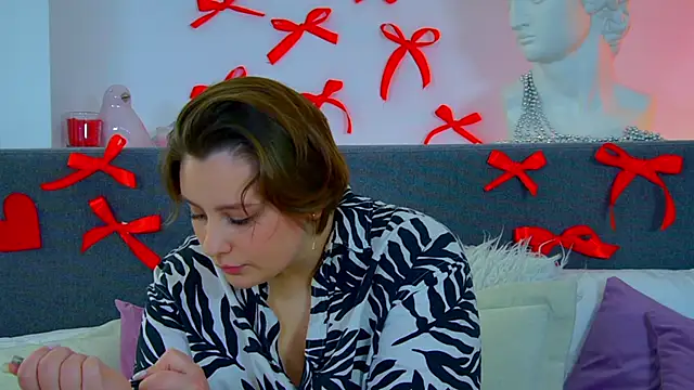 Snapshot of MaryMurray chatting on 03.03.25 MaryMurray online show from 03.03.25