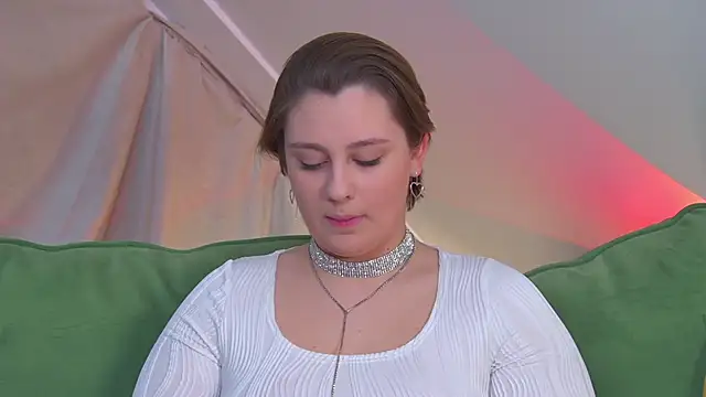 Snapshot of MaryMurray chatting on 03.20.25 MaryMurray online show from 03.20.25