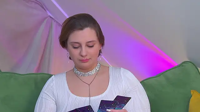 Snapshot of MaryMurray chatting on 03.21.25 MaryMurray online show from 03.21.25