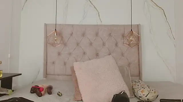 Snapshot of zamira_44 chatting on 10.09.25 zamira 44 online show from 10.09.25