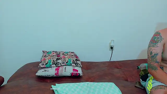 Snapshot of clydexxxbunny chatting on 12.22.24 clydexxxbunny online show from 12.22.24