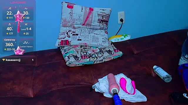 Snapshot of clydexxxbunny chatting on 01.15.25 clydexxxbunny online show from 01.15.25