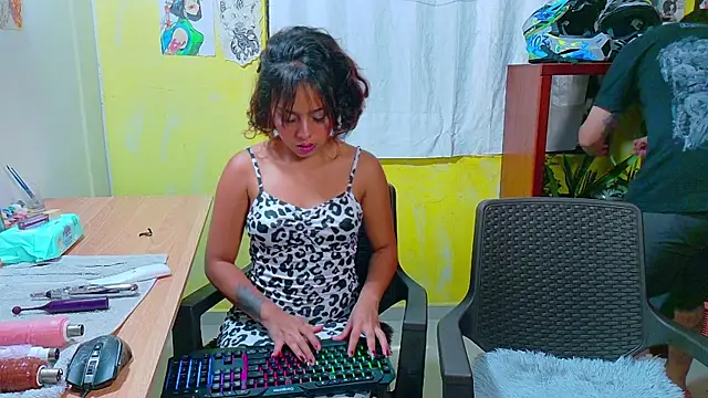 Snapshot of clydexxxbunny chatting on 03.04.25 clydexxxbunny online show from 03.04.25