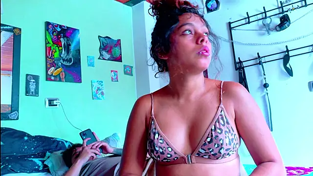 Snapshot of clydexxxbunny chatting on 01.18.26 clydexxxbunny online show from 01.18.26