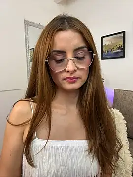 MiaaLoren online show from 04.30.26