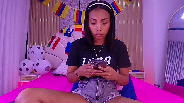 Snapshot of nata_luna chatting on 06.25.26 nata luna online show from 06.25.26