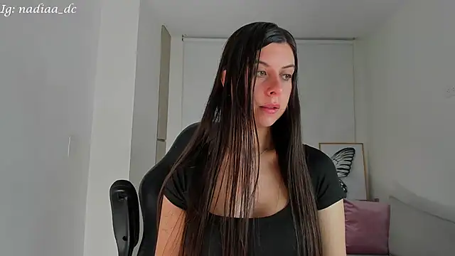 Nadiaa  online show from 02.02.25