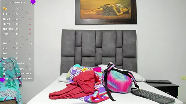 Snapshot of Vahiolet_smith chatting on 07.22.26 Vahiolet smith online show from 07.22.26