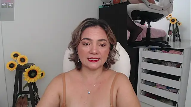Snapshot of Ghada_milf chatting on 12.06.24 Ghada milf online show from 12.06.24