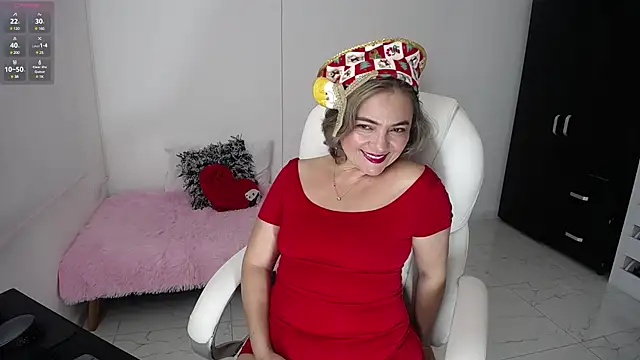 Snapshot of Ghada_milf chatting on 12.24.24 Ghada milf online show from 12.24.24