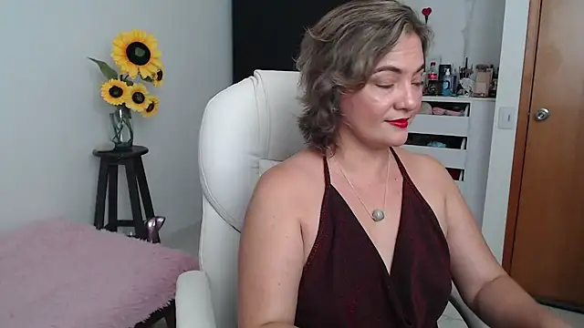 Snapshot of Ghada_milf chatting on 12.25.24 Ghada milf online show from 12.25.24