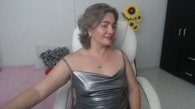 Snapshot of Ghada_milf chatting on 01.01.25 Ghada milf online show from 01.01.25