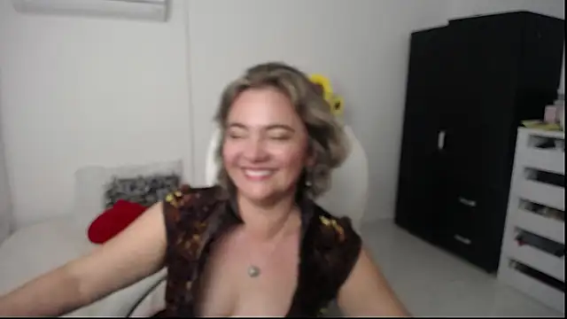 Snapshot of Ghada_milf chatting on 01.03.25 Ghada milf online show from 01.03.25