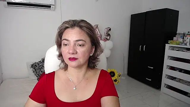 Snapshot of Ghada_milf chatting on 01.24.25 Ghada milf online show from 01.24.25