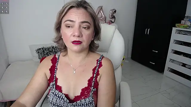 Snapshot of Ghada_milf chatting on 01.25.25 Ghada milf online show from 01.25.25