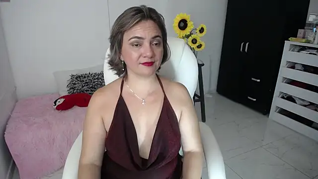 Snapshot of Ghada_milf chatting on 02.16.25 Ghada milf online show from 02.16.25