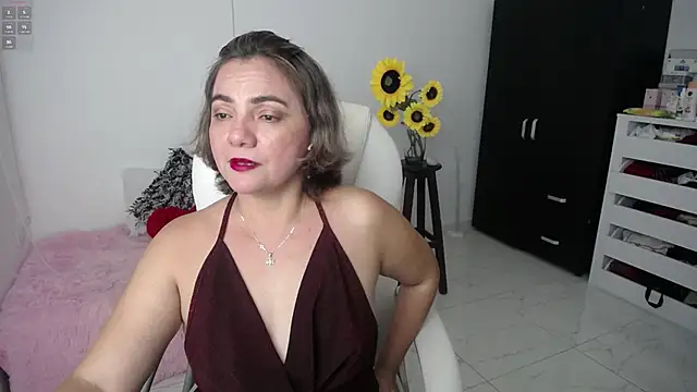 Snapshot of Ghada_milf chatting on 02.20.25 Ghada milf online show from 02.20.25