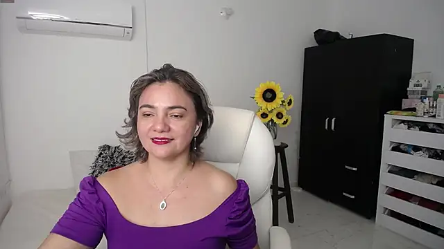 Snapshot of Ghada_milf chatting on 03.07.25 Ghada milf online show from 03.07.25