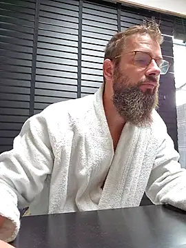 Snapshot of TRebelG chatting on 10.11.25 TRebelG online show from 10.11.25