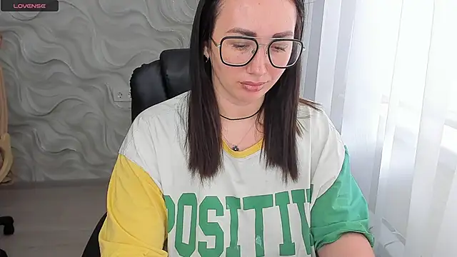 Snapshot of Kendra_SXY chatting on 11.22.25 Kendra SXY online show from 11.22.25