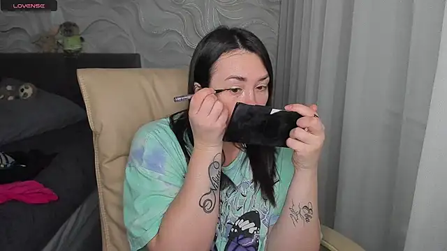 Snapshot of Kendra_SXY chatting on 12.22.25 Kendra SXY online show from 12.22.25