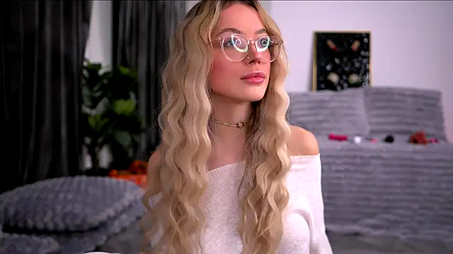 KylieJoyce online show from 11.27.25