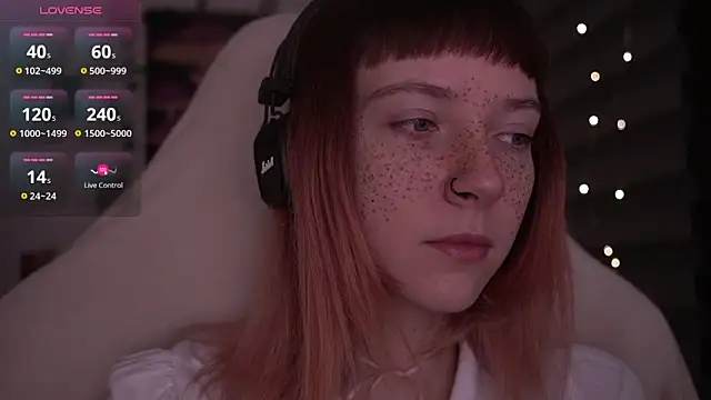 Snapshot of juliapie chatting on 02.12.25 juliapie online show from 02.12.25