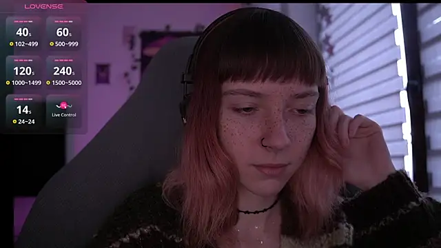 Snapshot of juliapie chatting on 03.14.25 juliapie online show from 03.14.25