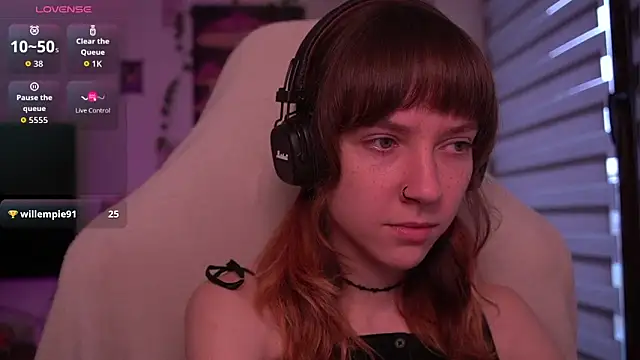 Snapshot of juliapie chatting on 10.11.25 juliapie online show from 10.11.25