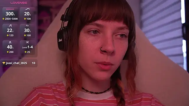 Snapshot of juliapie chatting on 10.14.25 juliapie online show from 10.14.25