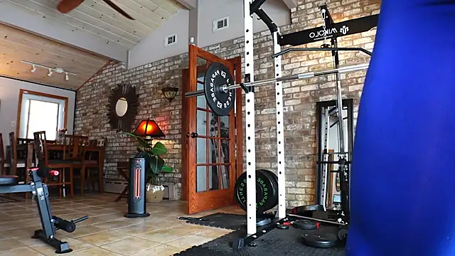 Snapshot of LushianaFitness chatting on 01.06.25 LushianaFitness online show from 01.06.25