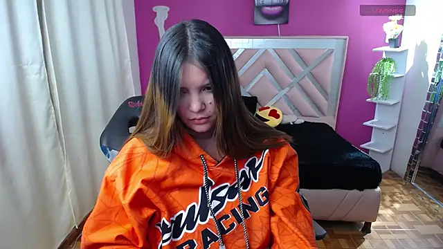 brithany smiith  online show from 12.31.24