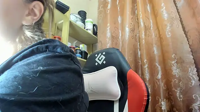 Seductive She Wolf online show from 04.24.26