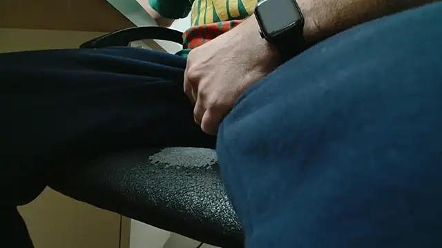 Snapshot of Lot_of_cumIT chatting on 04.07.26 Lot of cumIT online show from 04.07.26