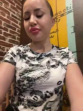 Snapshot of beautydiamond chatting on 02.05.26 beautydiamond online show from 02.05.26