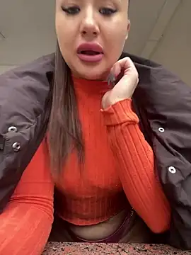 Snapshot of beautydiamond chatting on 02.16.26 beautydiamond online show from 02.16.26