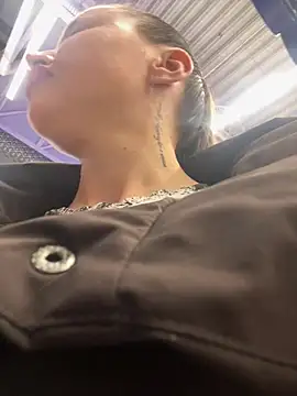 Snapshot of beautydiamond chatting on 02.26.26 beautydiamond online show from 02.26.26