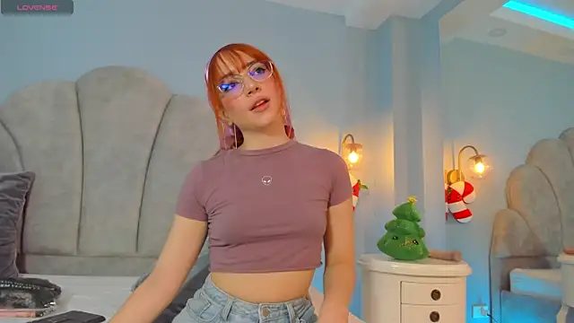 Snapshot of sweeet_peach chatting on 12.14.24 sweeet peach online show from 12.14.24