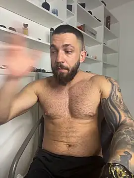 LoveIsBlind  online show from 09.23.25