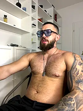 LoveIsBlind  online show from 09.23.25